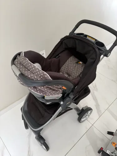 Carrinho de Bebê Chicco Bravo + Bebê Conforto KeyFit 30