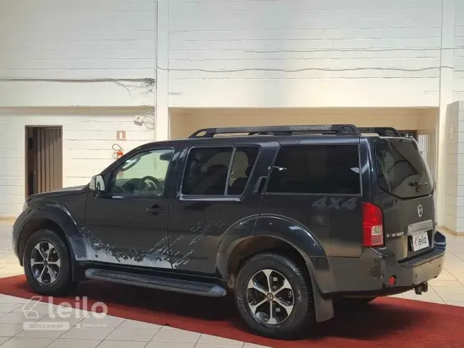 Nissan Pathfinder LE 2.5 16V TDI Diesel AUT 2008