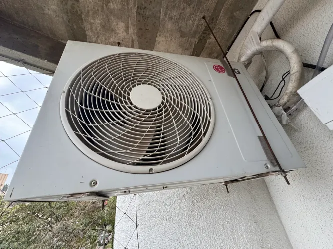 Ar condicionado lg split ( evaporadora queimou placa)?