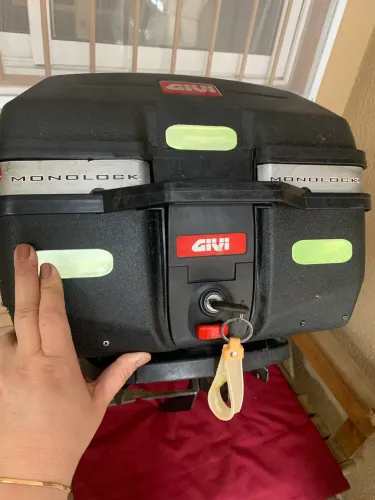 Baú GIVI 27lts Monolock 