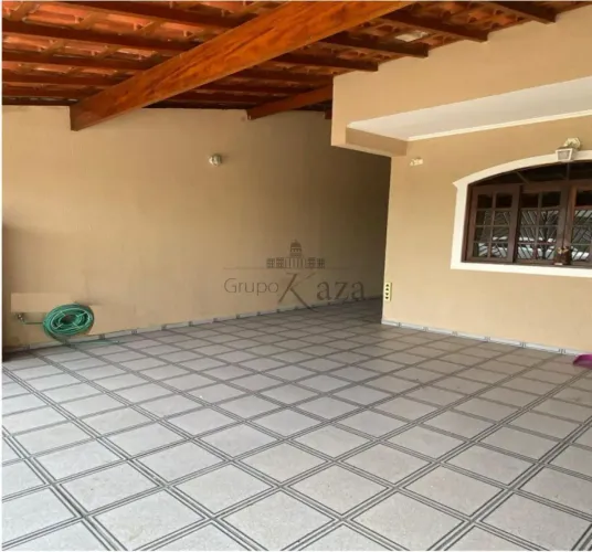Casa - Jardim das Indústrias - 3 Dormitórios - 125m².