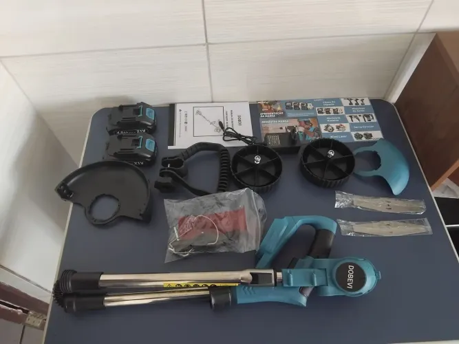 Roçadeira C/Bateria 1000w Alta Potência Com Lâminas Dobevi Azul-aço