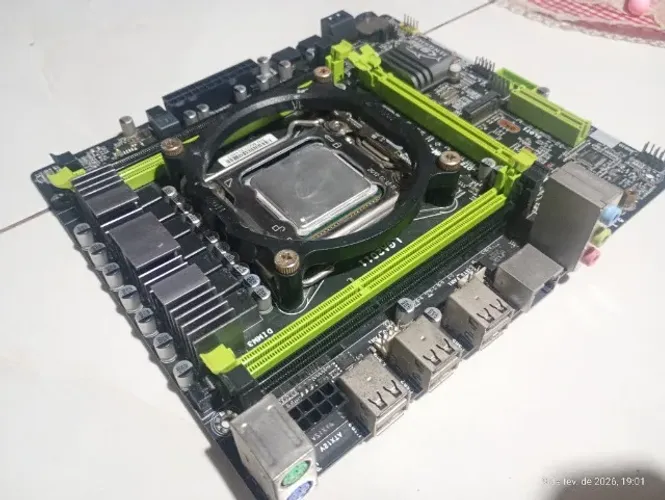 Kit placa mãe + processador+ 4 de RAM+ cabinete 