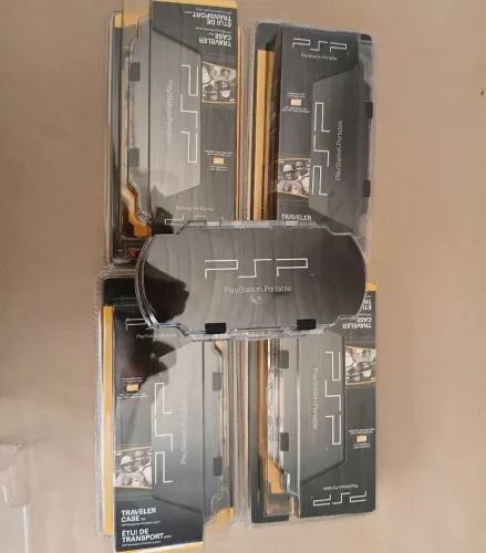 Kit com 4 cases para PSP lacrados
