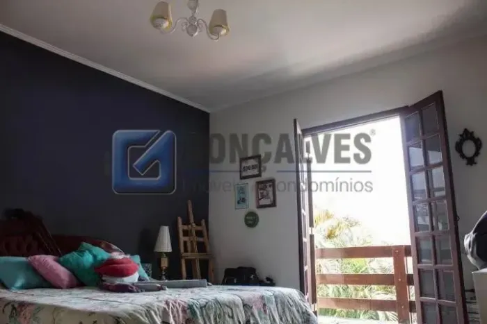 Sobrado à venda em Independência, São Bernardo do Campo 5 dormitórios, 3 suítes, 6 vagas