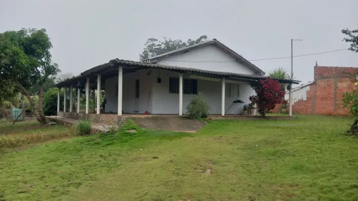 Vendo chacara 1500 m², com piscina, área de laser,
