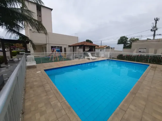 Apartamento com 2 quartos, 1 vaga, 47 m² 2 quartos a 4 quadras da praia no Cond. Solar