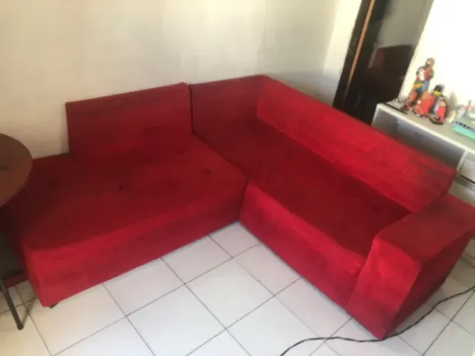Sofá de canto vermelho 