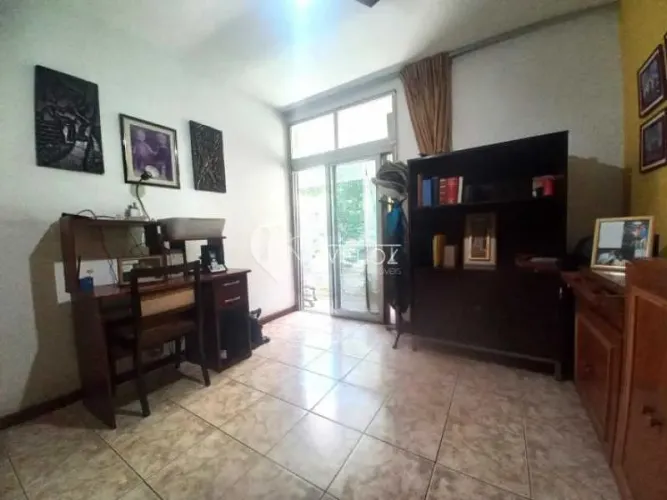 Apartamento - / Residencial / Laranjeiras