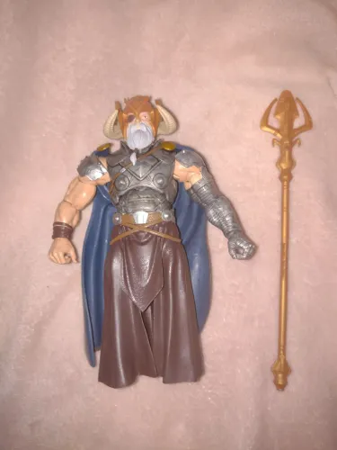Marvel Legends BAF Odin Incompleto.