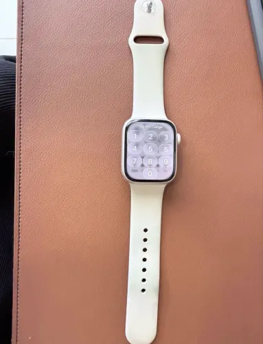 Apple watch serie 8 41 mm starlight