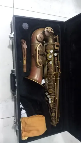 Saxofone alto Júpiter JAS567