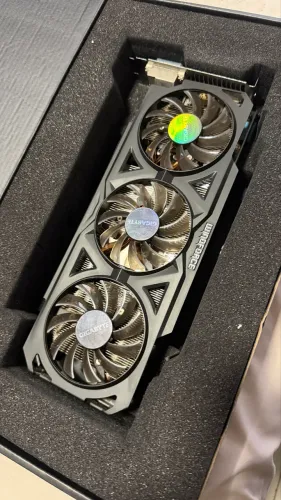 Placa de Vídeo Gigabyte Radeon R9 270X OC 2GB GDDR5 | Caixa Original | Perfeita