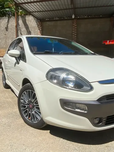 Fiat Punto Sporting Dualogic 1.8 Flex 16V 5P 2013