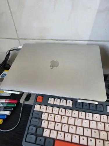 MacBook