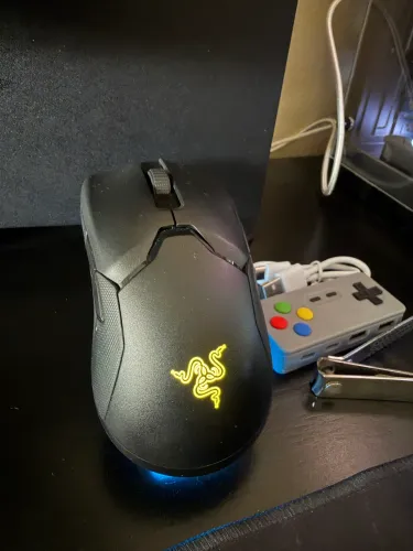 Mouse Razer usado marcas de uso, funcionando