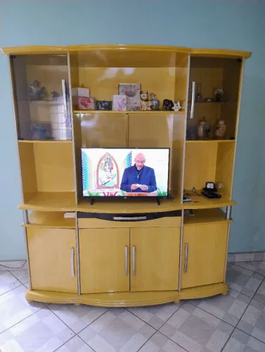 Vendo linda estante