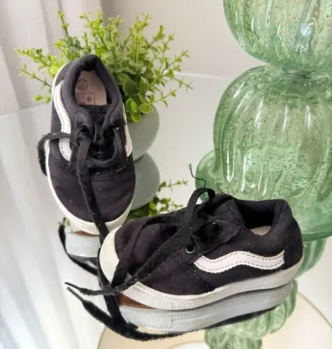 Tenis preto - Dalmata - tamanho 20