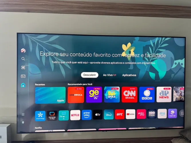 Smart TV 75" Ultra HD 4K Samsung 75CU7700 com processador Crystal 4K, Gaming Hub