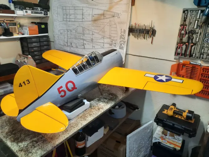 Aero modelo Brewster F2A búfalo 