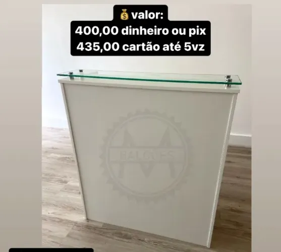 Balcão de Atendimento e Caixa para Loja Cor Branco com Tampo de Vidro