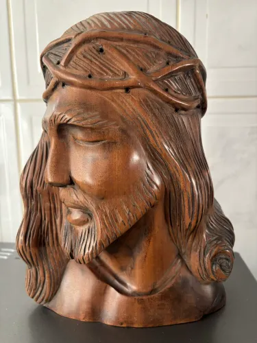 Face jesus madeira
