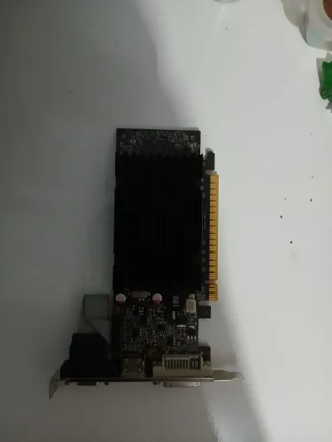 Placa de vídeo Nvidia Geforce 210
