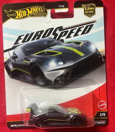 Hot Wheels premium aston martin 