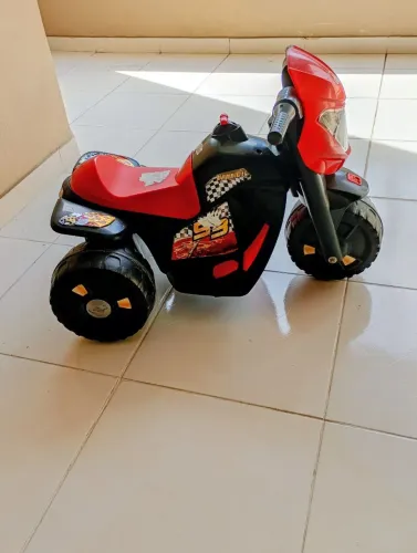 Moto elétrica infantil