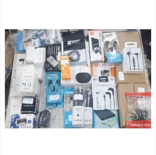 Lote Aprox. 35 Fones de Ouvido Fontes Carregador Baterias de Celular Cabos Termostato