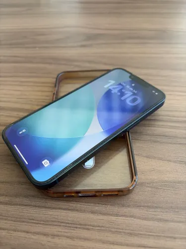 iPhone 13 128GB Preto (Meia-noite)