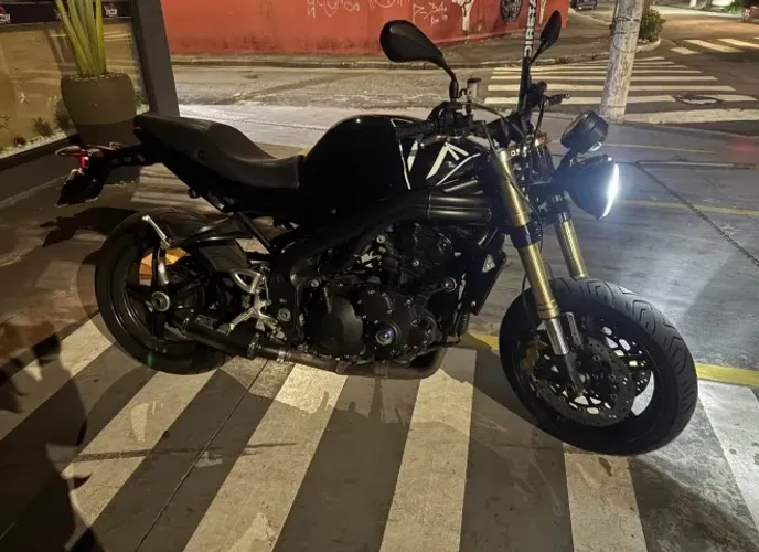Speed triple 1050cc - ano 2006 moto zera!!!