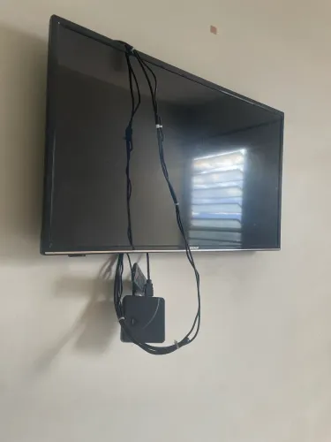 Vendo TV Semp 32? + TV Box!