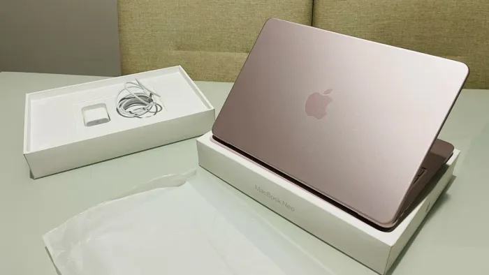 MACBOOK NEO 256GB SSD/8 RAM ROSA, Bateria 100% 2 Ciclos GARANTIA APPLE 10/07/27