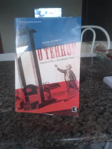 Livros diversos. 23 exemplares 