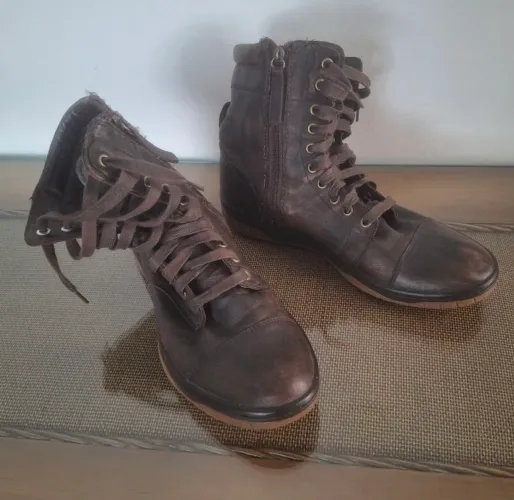 Bota couro Diesel marrom