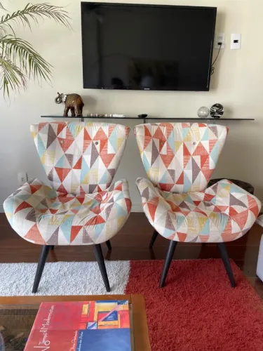 Par de Poltronas Decorativas Modernas ? Excelente Estado!