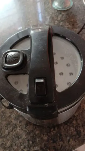 Vende-se panela elétrica