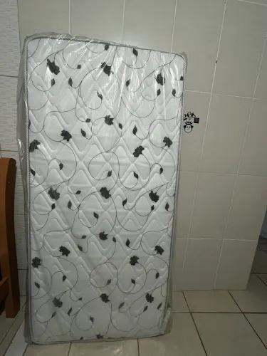 colchão de espuma seminovo