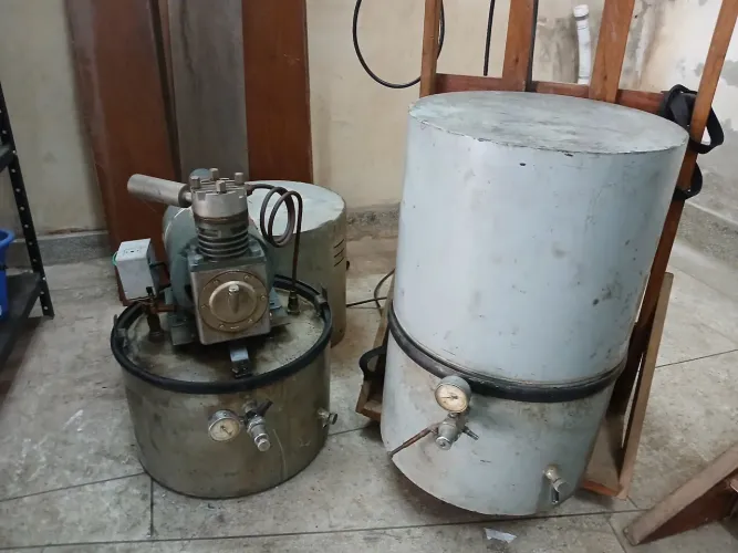 2 COMPRESSORES SILENCIOSOS ANTIGOS