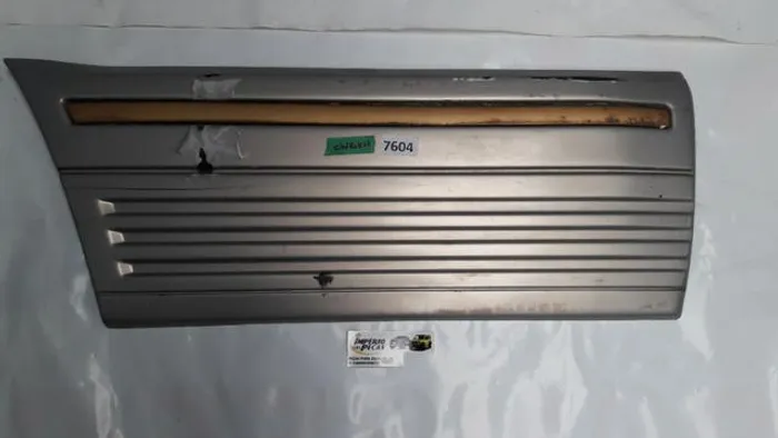 Friso Porta Traseira Direito Grand Cherokee 97 c/Detalhe #7604