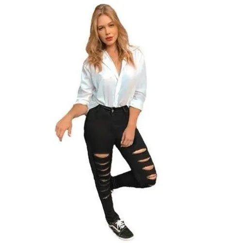 Calça jeans preta destroyed