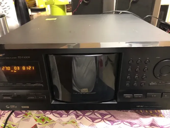 Disqueteira Pioneer 300 CDs