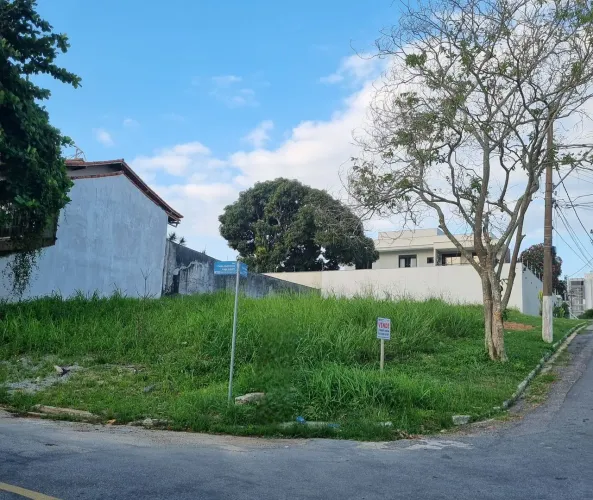 Terreno de esquina à venda em ótima localização Cancela Preta Macaé-RJ!!
