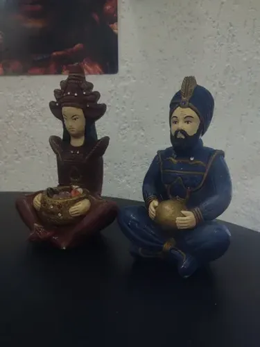 2 estátuas antigas para decoração