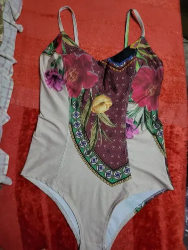 Body de praia estampado floral