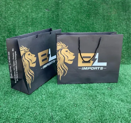 SACOLAS DE PAPEL PERSONALIZADAS