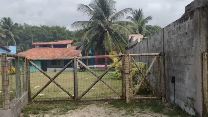 VENDO CASA COM 4/4