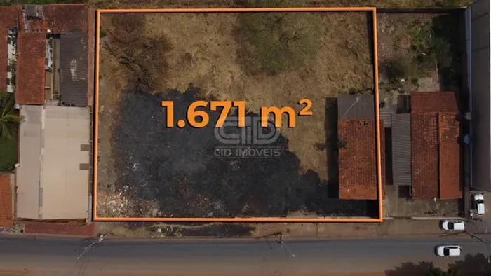 Terreno Comercial com mais de 1.600 m² próximo a Av. Fernando Corrêa da Costa