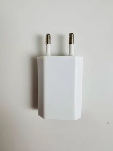 Carregador de parede bivolt 5V USB